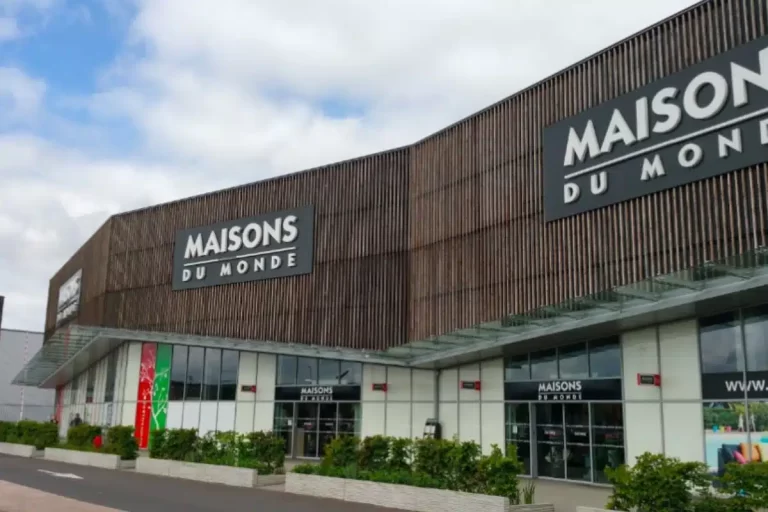 La table basse parfaite dévoilée par Maisons du Monde : une révolution dans le design qui va vous épater !